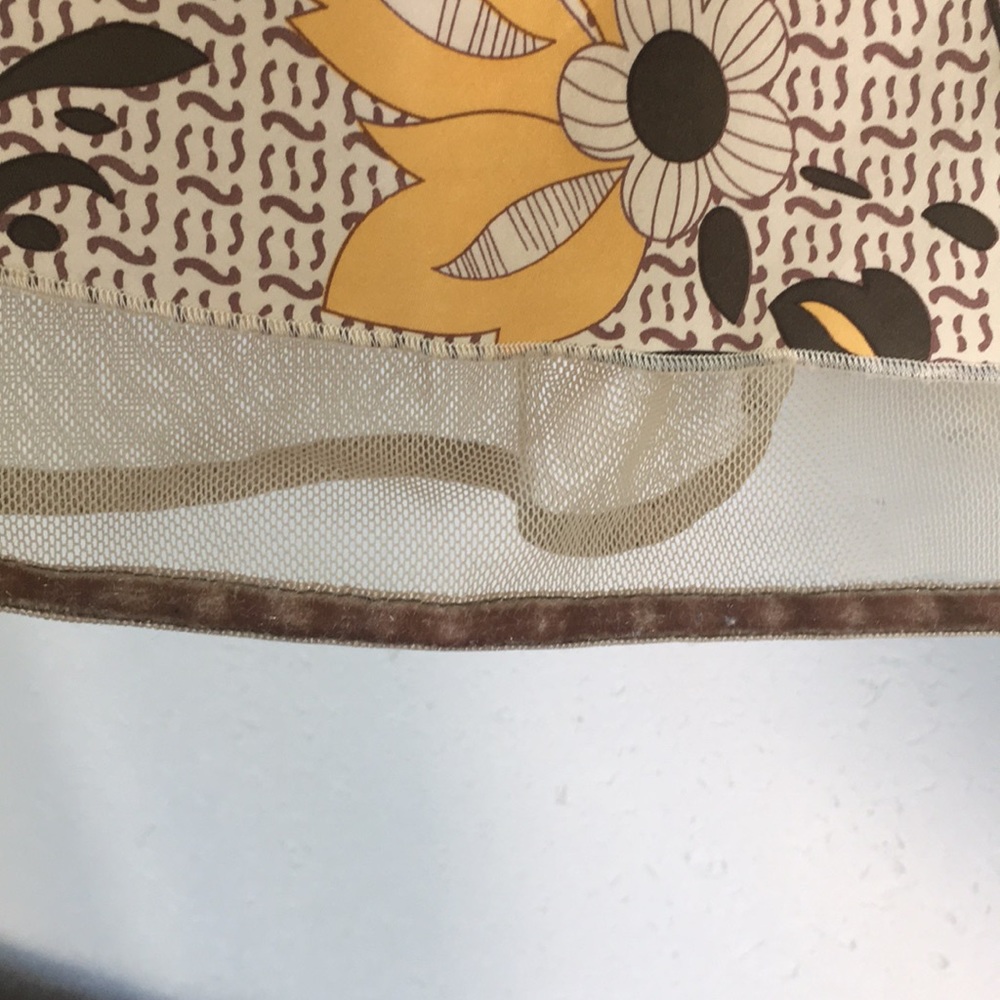 Floral skirt tan 100%silk - Picture 5 of 7